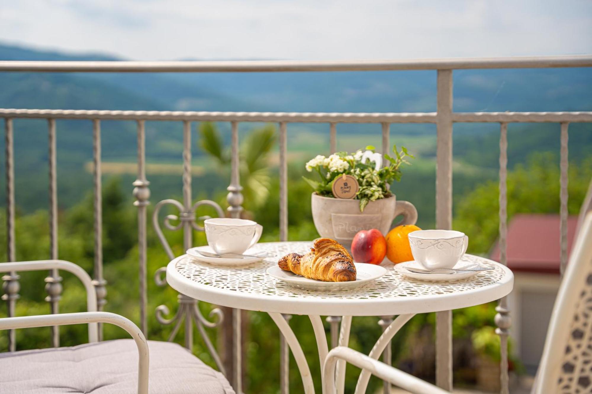 Holiday Home Belveder Motovun With Heated Pool Ливаде Экстерьер фото