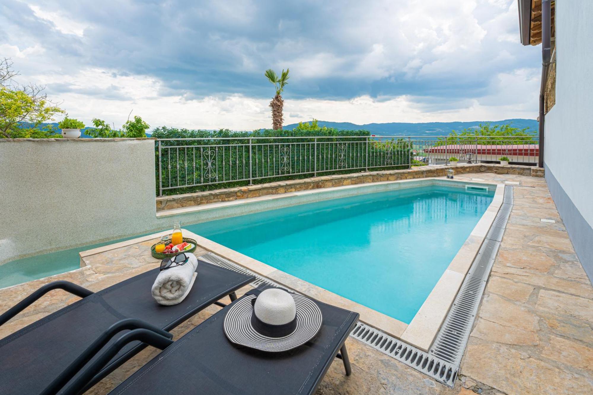 Holiday Home Belveder Motovun With Heated Pool Ливаде Экстерьер фото