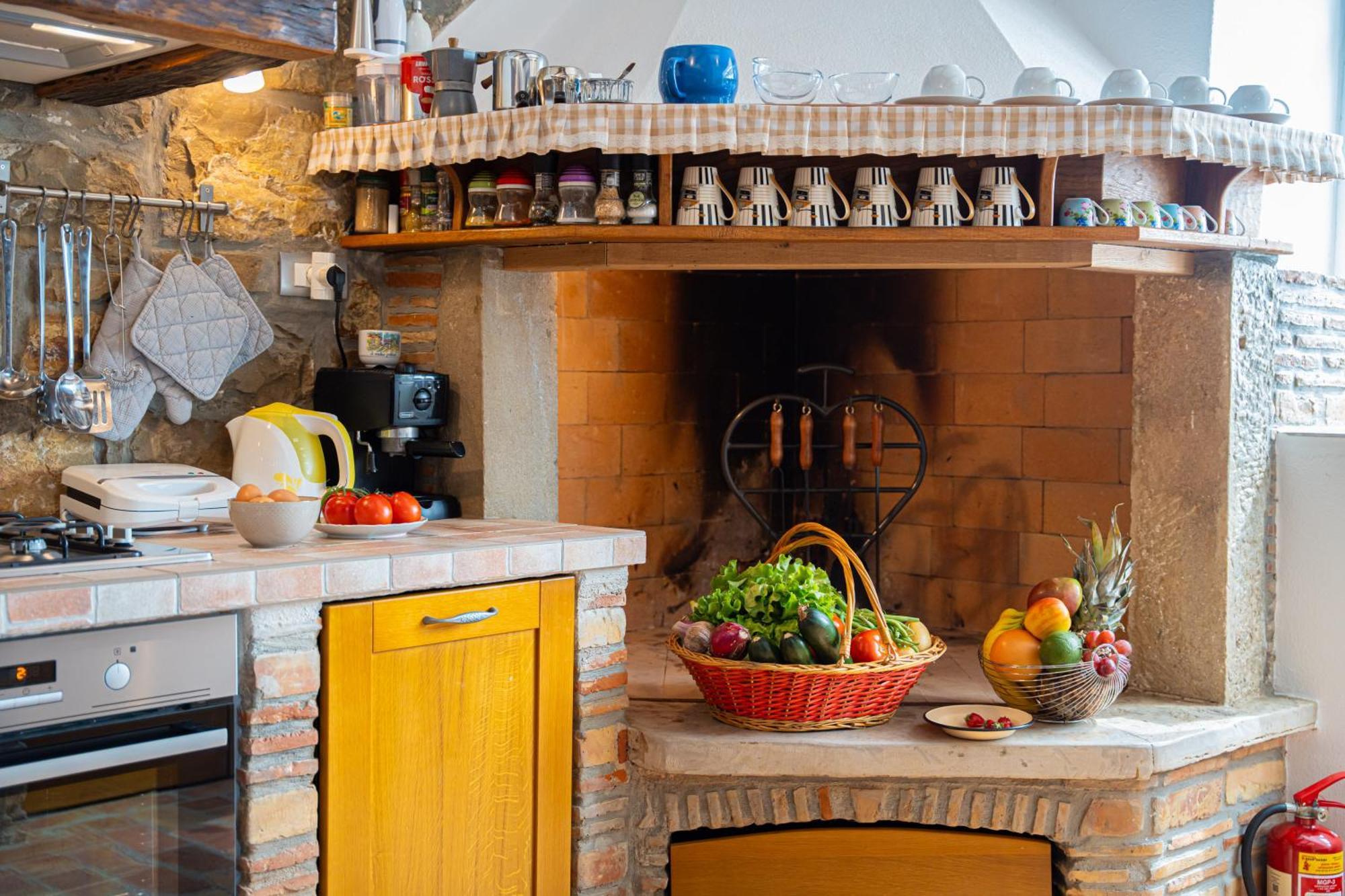 Holiday Home Belveder Motovun With Heated Pool Ливаде Экстерьер фото