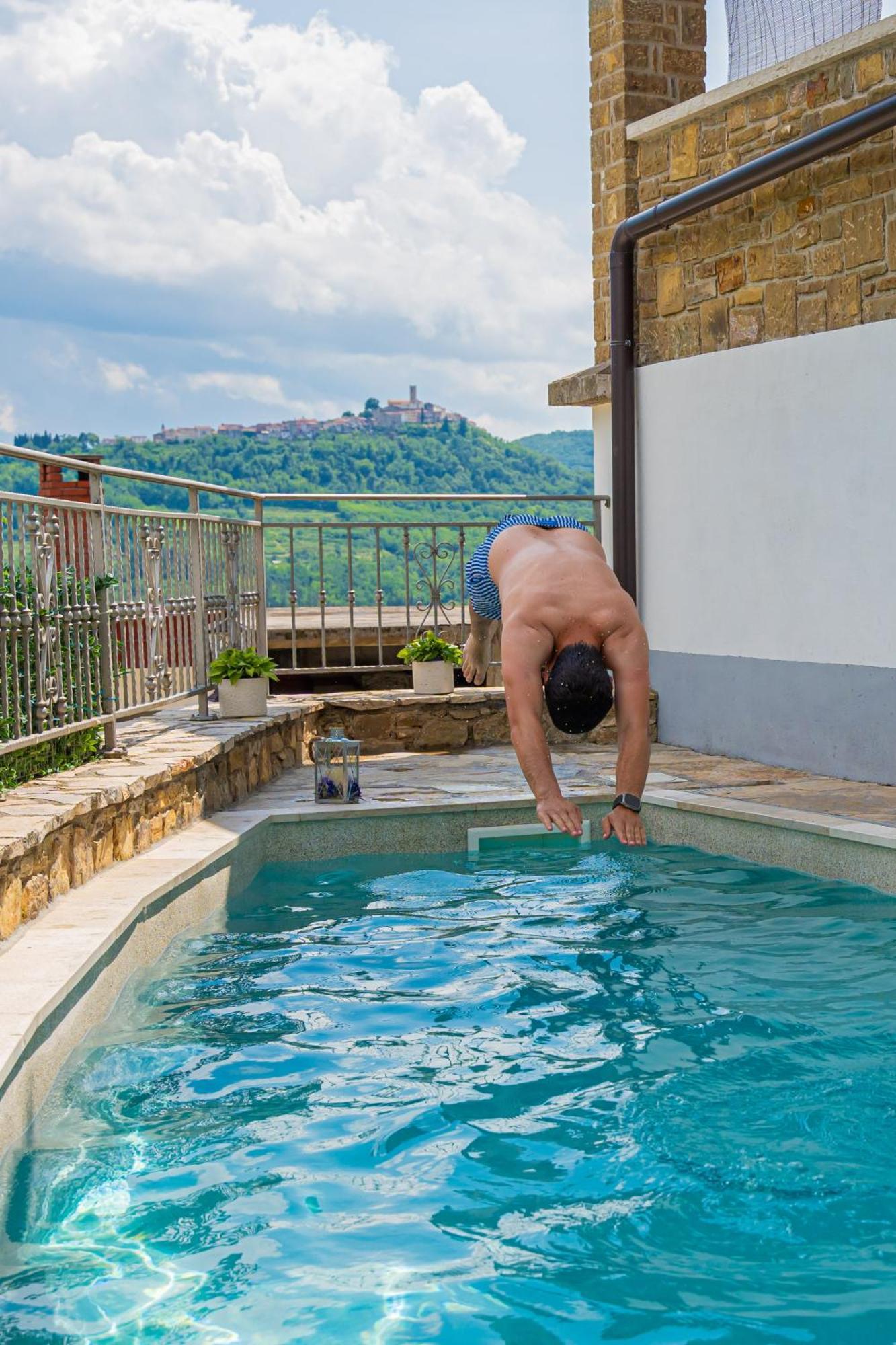 Holiday Home Belveder Motovun With Heated Pool Ливаде Экстерьер фото