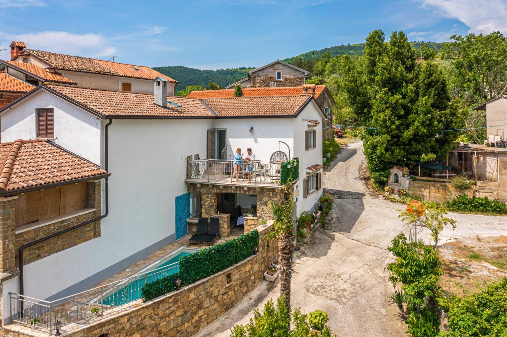 Holiday Home Belveder Motovun With Heated Pool Ливаде Экстерьер фото