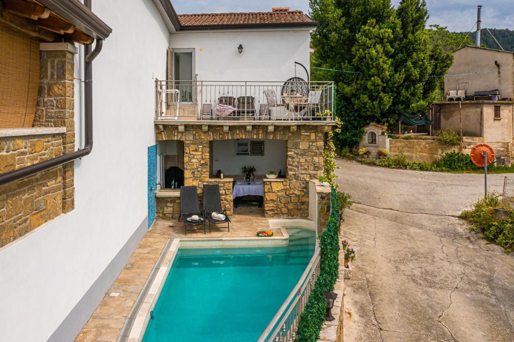 Holiday Home Belveder Motovun With Heated Pool Ливаде Экстерьер фото