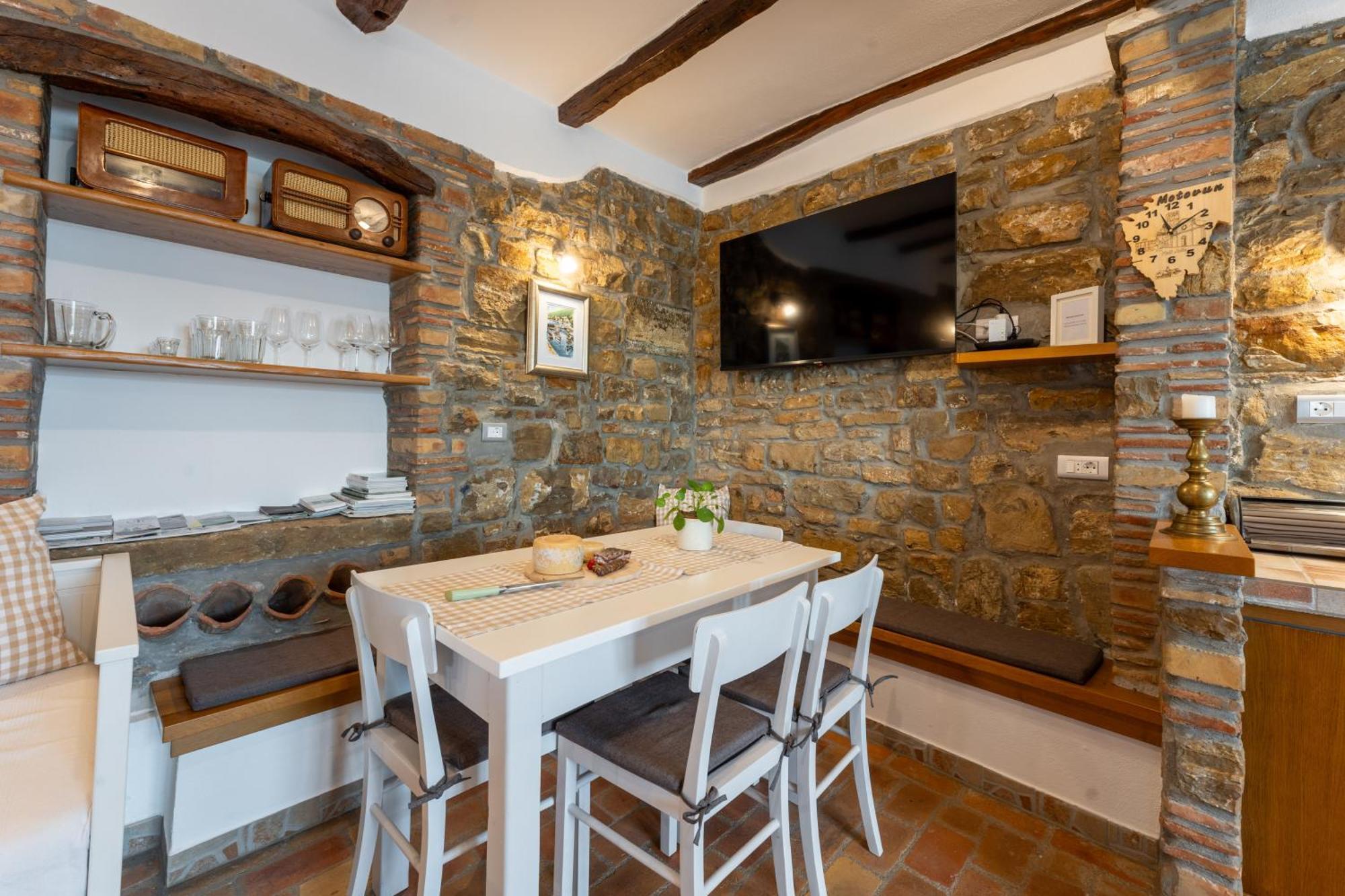 Holiday Home Belveder Motovun With Heated Pool Ливаде Экстерьер фото