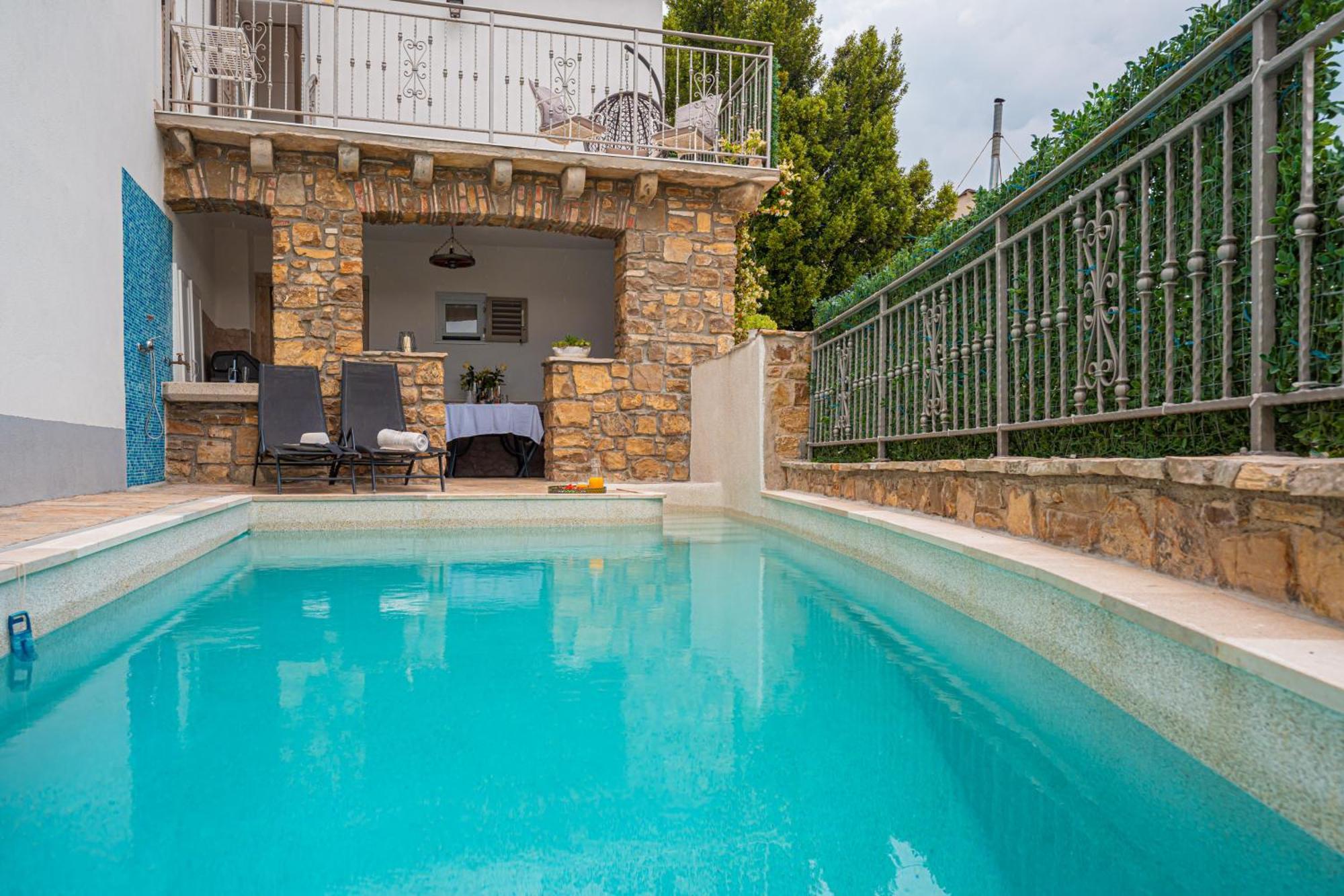 Holiday Home Belveder Motovun With Heated Pool Ливаде Экстерьер фото