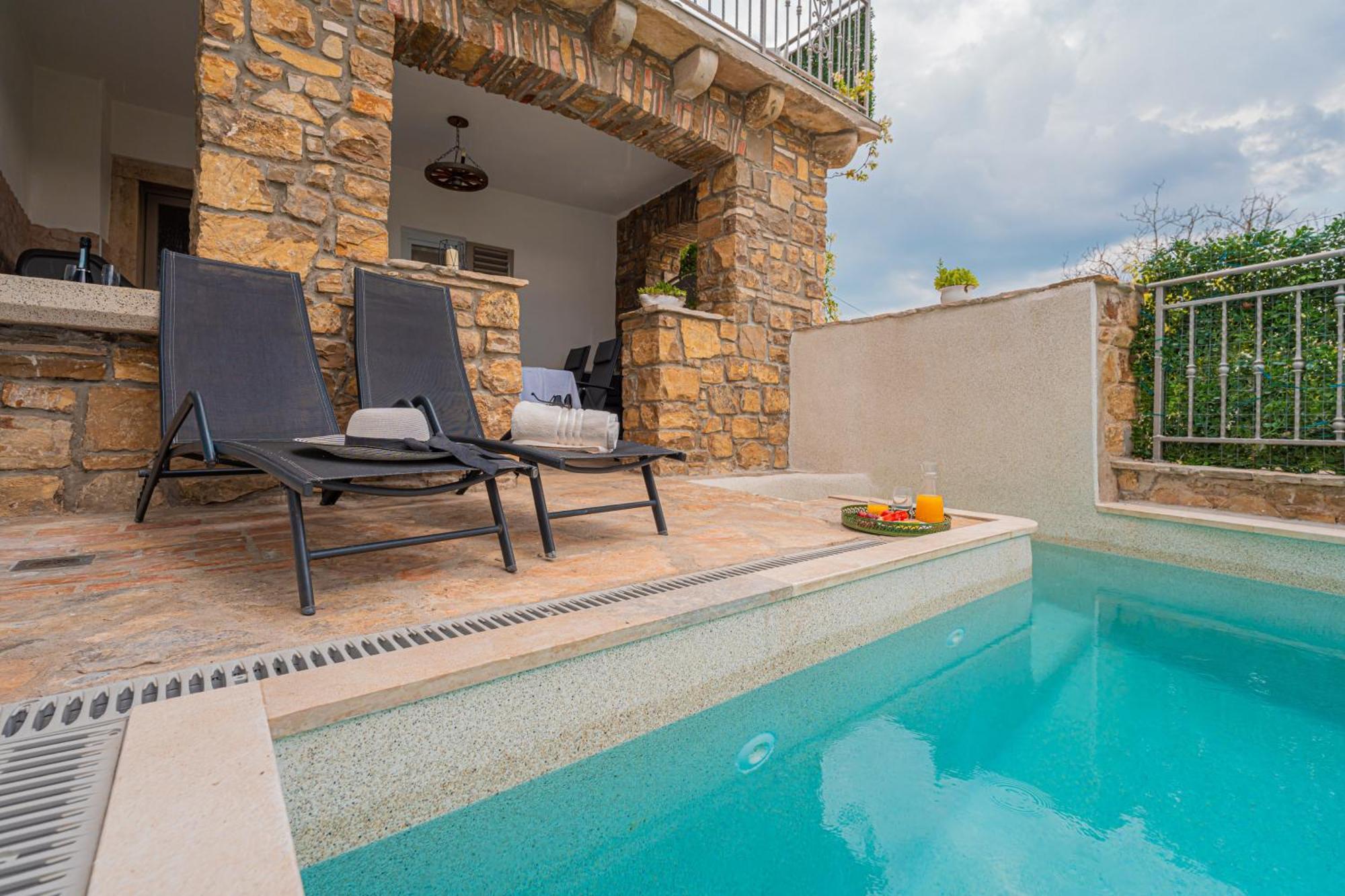 Holiday Home Belveder Motovun With Heated Pool Ливаде Экстерьер фото