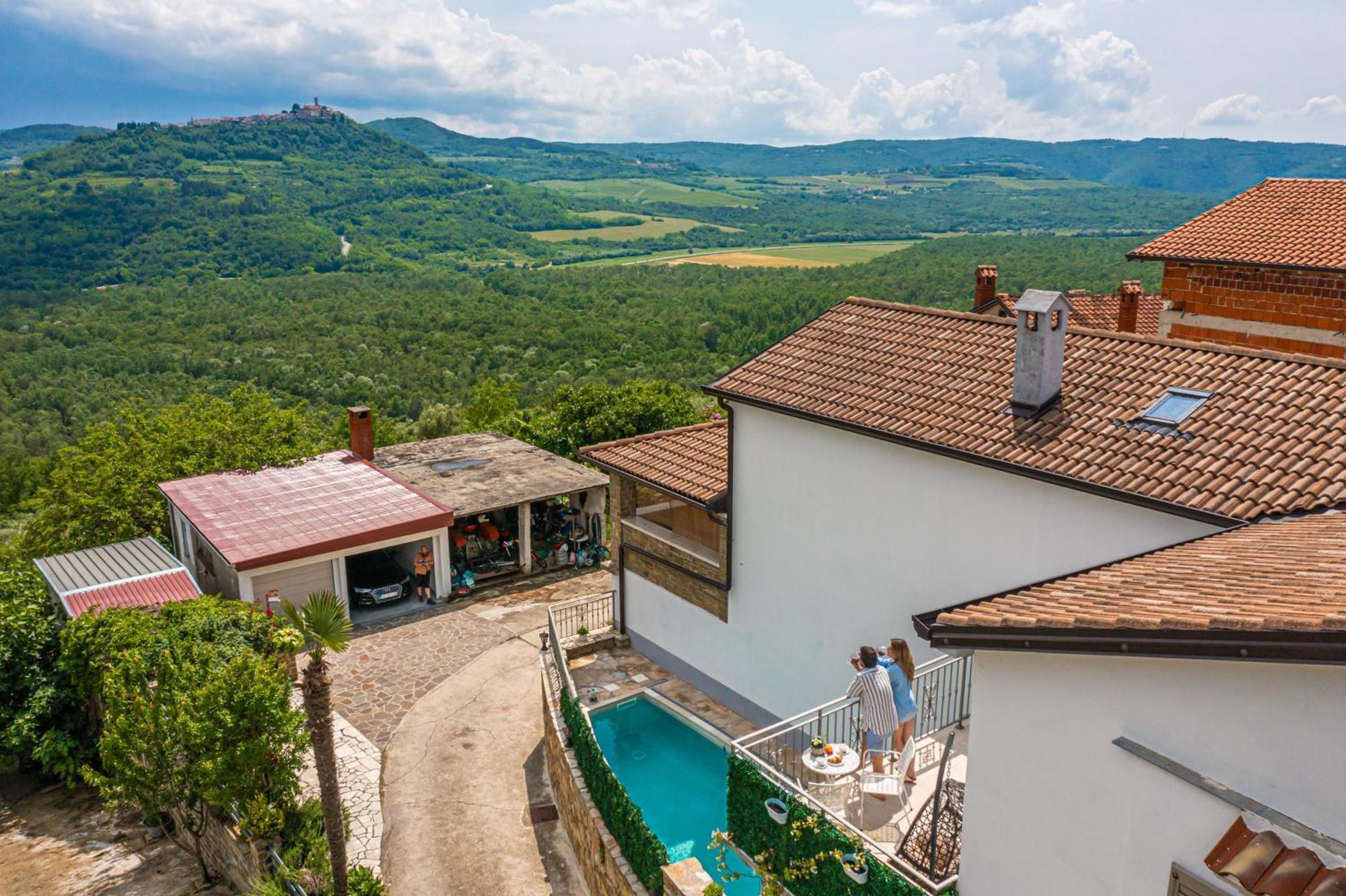 Holiday Home Belveder Motovun With Heated Pool Ливаде Экстерьер фото